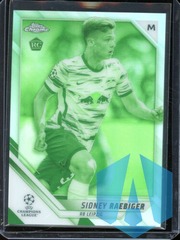 2021-22 Topps Chrome UEFA Night Vision Sidney Raebiger #60 Rc 142/225